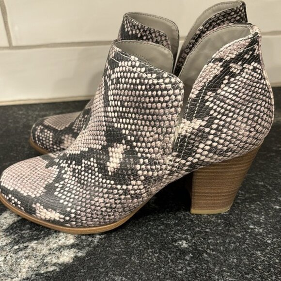 Fergalicious Charlie Snake Print 2.5 Inch Heel Ankle Booties - Size 7M - Picture 3 of 9